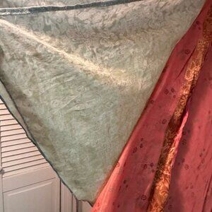 Silky skirt o e size fits most adjustable and reversible. Sari material
